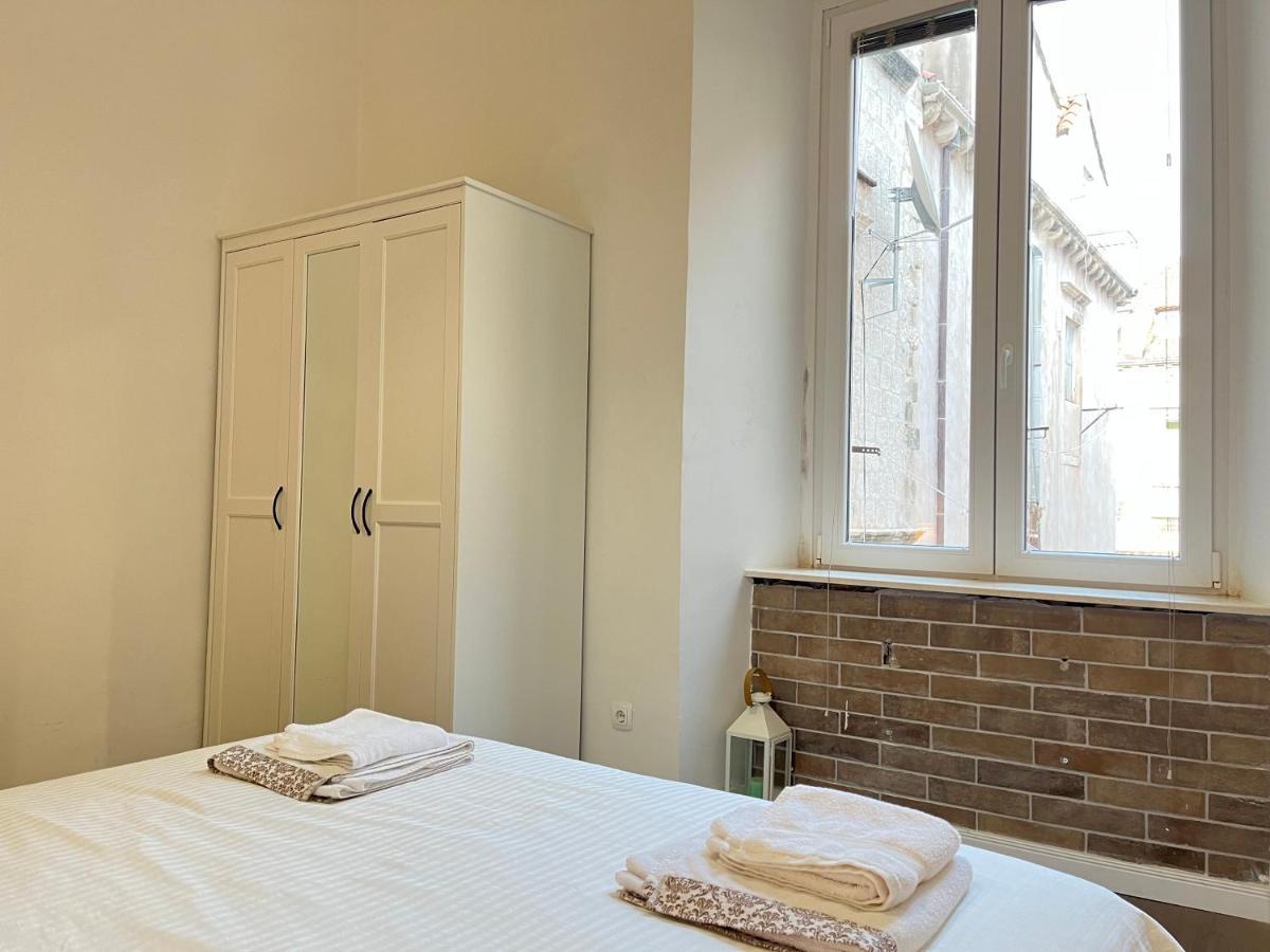 Apartment And Rooms Stay دوبروفينك المظهر الخارجي الصورة